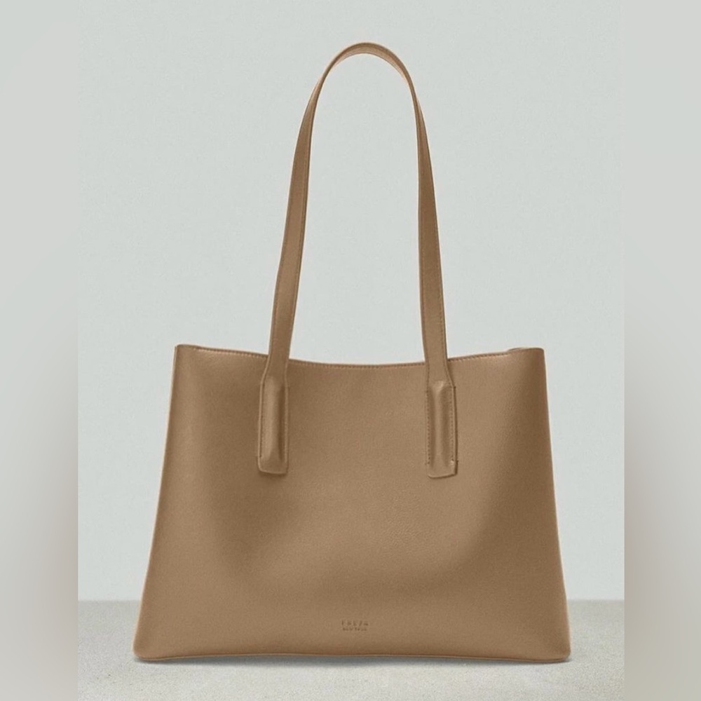 LIMITED EDITION: Fréja New York Linnea Tote Latte in Cappuccino